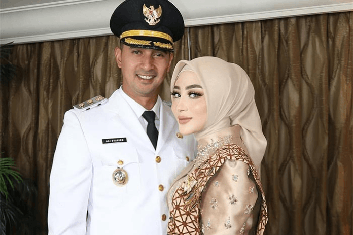 Ali Syakieb dan istri Margin Wieheerm (Foto. Istimewa)